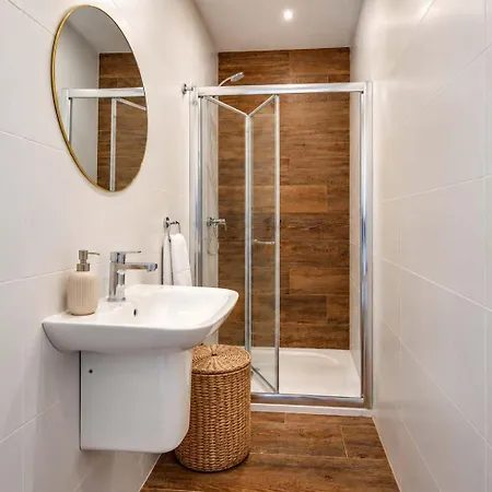 Spacious 2bed Minutes From Valletta Appartement